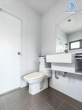 *****บ้านเดี่ยวมือสองนนทบุรี ม.เพอร์เฟคเพลส ราชพฤกษ์ บ้านดีไซน์ทันสมัย หลังมุม หน้าบ้านไม่ชนใคร เนื้อที่กว้าง 85 ตร.ว. ฟังก์ชัน 4 ห้องนอน 3 ห้องน้ำ 2 ที่จอดรถ พร้อมพื้นที่ใช้สอยกว่า 205 ตร.ม. กับทำเลโซนเมือง ที่เชื่อมต่อหลากหลายเส้นทาง หน้าโครงการติดถ.ราชพฤกษ์ ใกล้รถไฟฟ้าสถานี "บางรักน้อยท่าอิฐ"